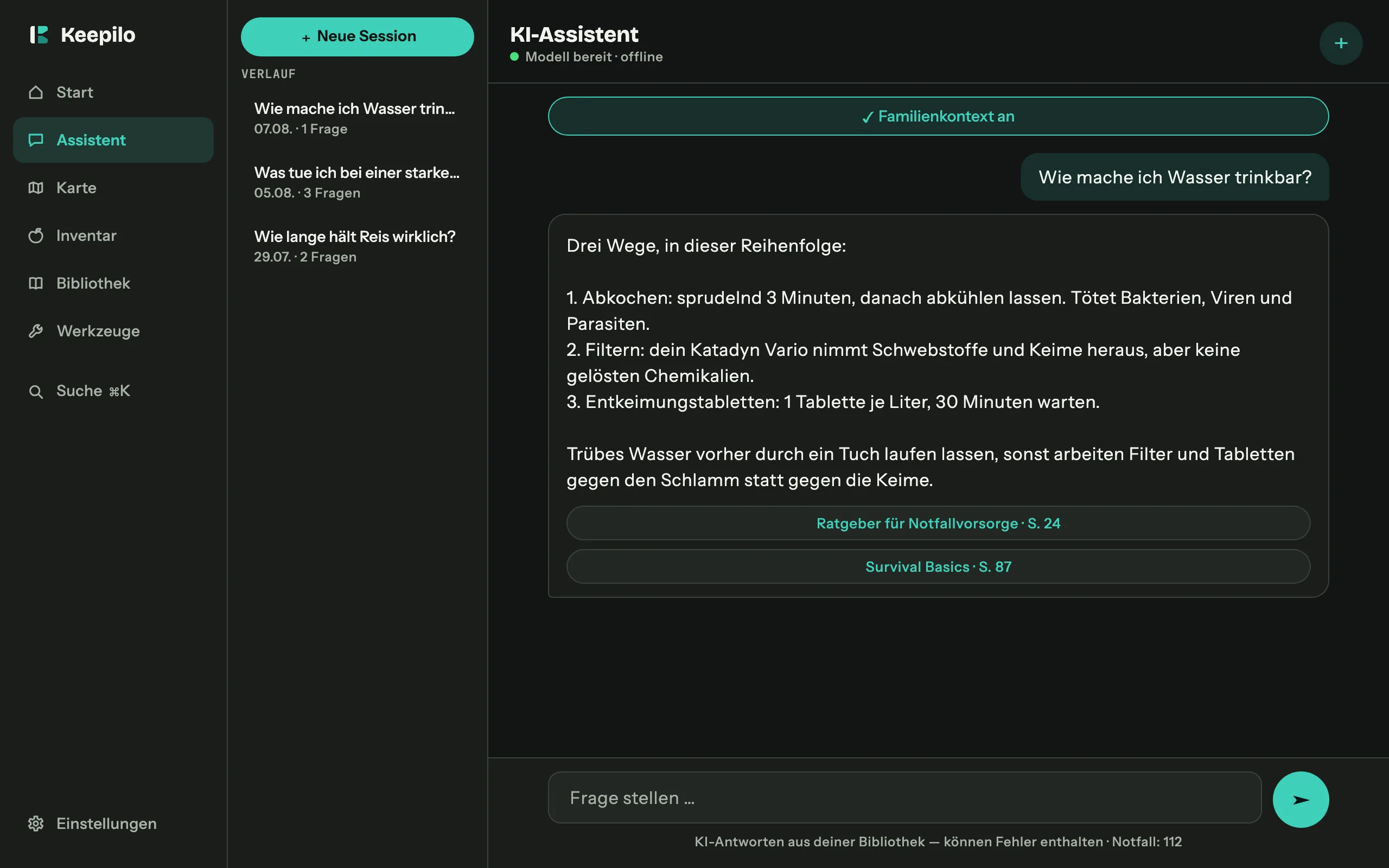 Keepilo-Assistent auf dem Desktop mit Seitenleiste, Sitzungsverlauf und einer Antwort mit zwei Quellen-Chips.